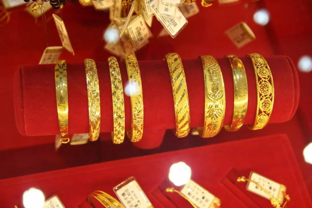 长沙市鸿爵贸易有限公司,长沙珠宝价格,铂金首饰,翡翠玉器店,K金,铂金,黄金,钻石